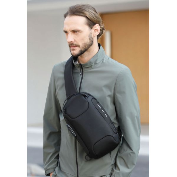 Wholesale new custom logo waterproof large capacity Single Shoulder Messenger Bag USB charging men chest bag