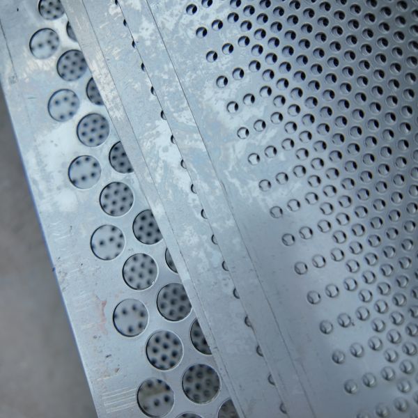 1.8mm 201 Perforated Stainless Steel Sheet Decorative Ceiling Punching Sheet