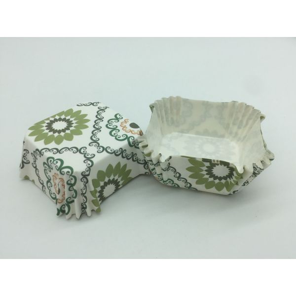Green Sun Flower Square Paper Baking Liners , Decorative Paper Cupcake Wrappers