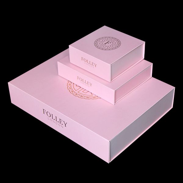 800g 1200g 1500g Cardboard Foldable Packaging Box With Ribbons