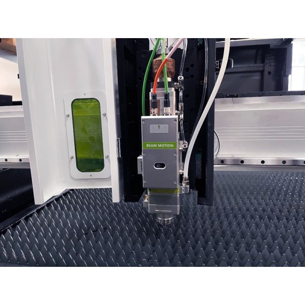 Metal CNC Fiber Laser Cutting Machine 2kw 3kw 4kw 6kw With Rotary