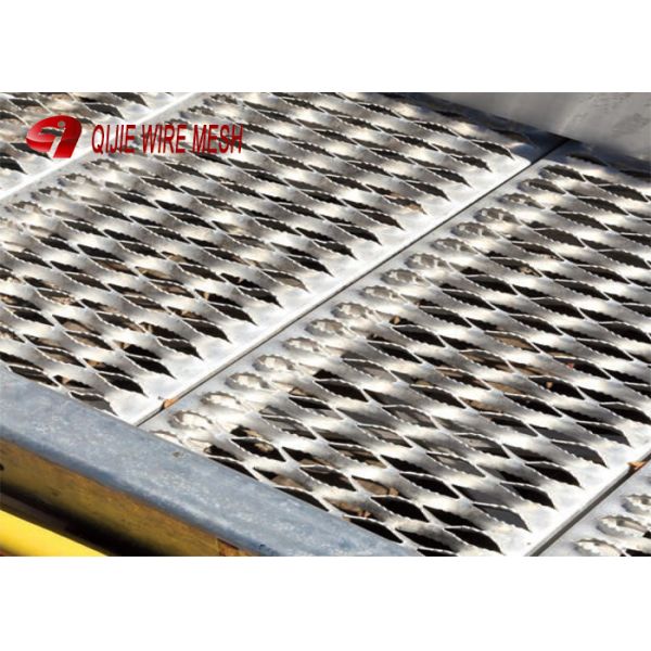 Rustproof Hot Dip Galvanised Steel Walkway Grating Mesh 2.44m Length