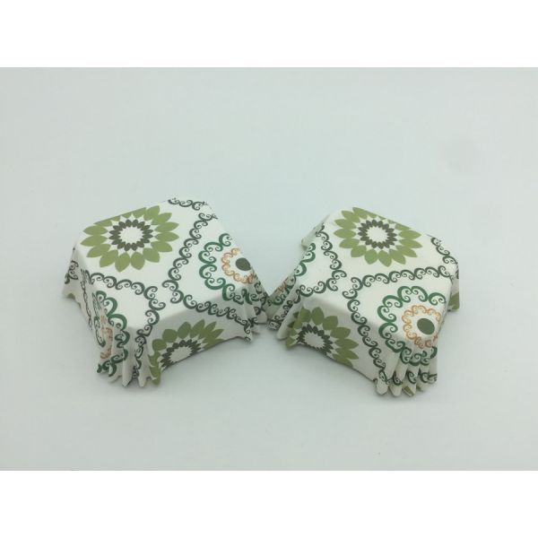 Green Sun Flower Square Paper Baking Liners , Decorative Paper Cupcake Wrappers
