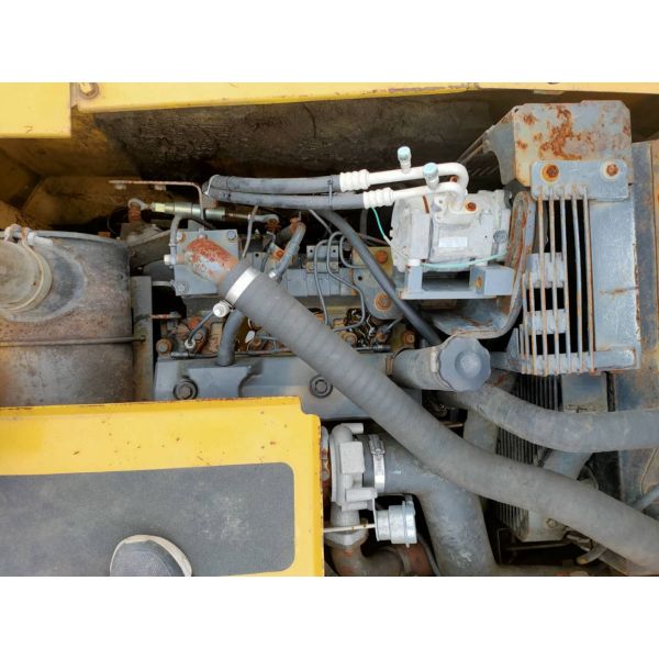 22 Tons of high-efficiency, high-quality yellow Used Komatsu PC220-7