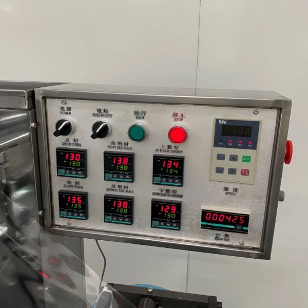 Turntable 3D Packing Machine Transparent Film Box Packaging Machine 3.5kw