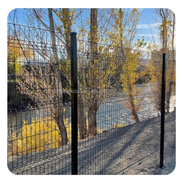 Square/Rectangular Post 3D Galvanized Garden Wire Mesh Fence with Steel