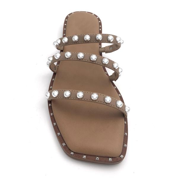 Comfortable Stylish Womens Flat Sandals With Leather Upper Material