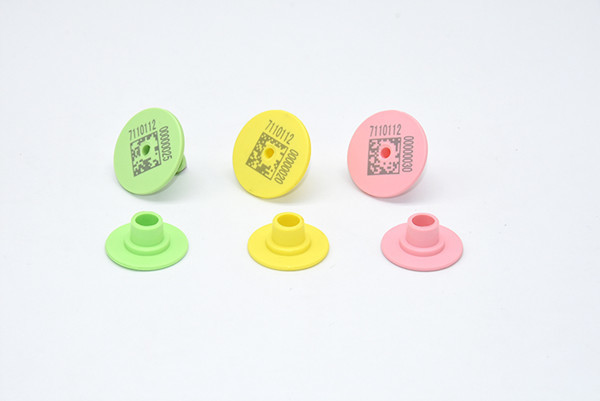 Small Yellow RFID Barcode UHF Ear Tag 860-960MHz With Buttons 32mm*24mm