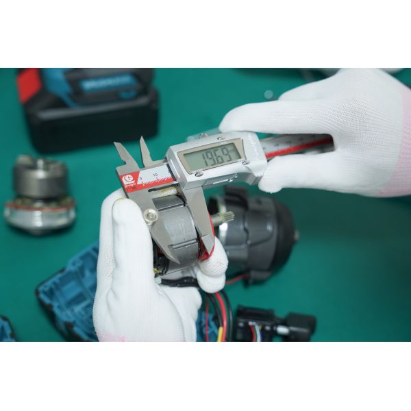 400Nm High Torque High Quality Modern Tools Repairs Portable 1/2inch Power Wrench High-Intensity Impact Wrench Without Battery