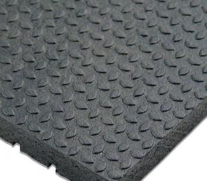 China Embedded 4mm Steel Plate Barn Stall Mats SBR Material Passage Matting on sale