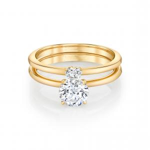 China Trendy Jewelry Yellow Solid Gold Moissanite Engagement Ring Set Heart Cut on sale