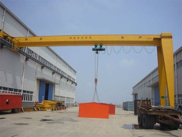Yuantai High Efficient Electric Semi Gantry Crane with Trolley for Wholesales