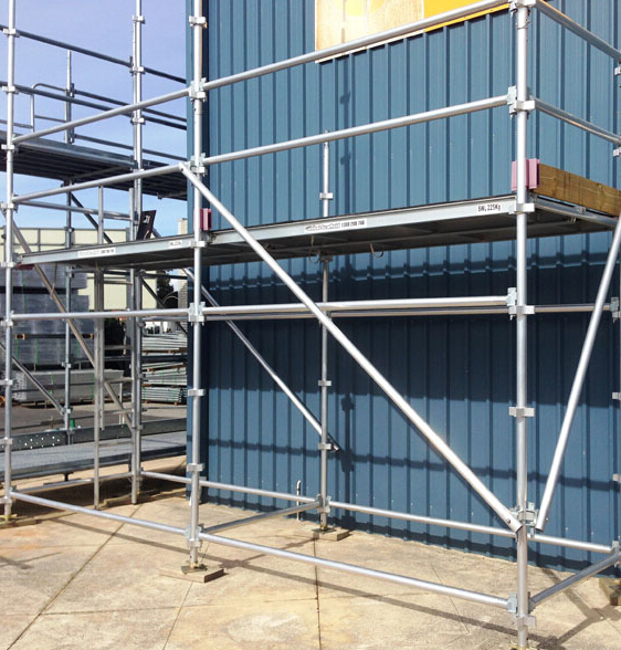 Load bearing scaffolding bracket / deck , modular scaffolding system