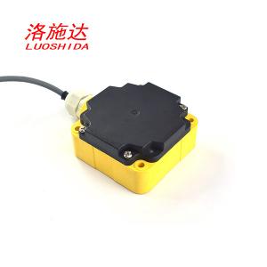 China Q80 Plastic Rectangular Inductive Proximity Sensor Switch PNP Normal Open Output on sale