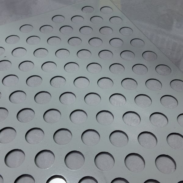Rust resistance 3mm Thick Perforated Steel Grating For Mining Screening