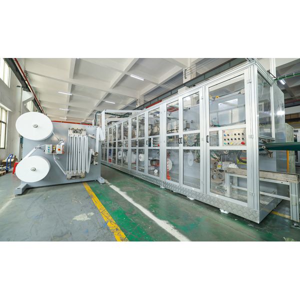 Full Servo Baby Diaper Making Machine Automatic Easy Operation 700pcs/min Stable