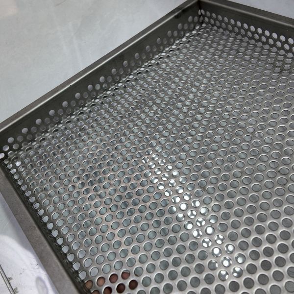 2.5mm Hole Diamete Galvanized Punched Metal Sheets Kitchen Colander