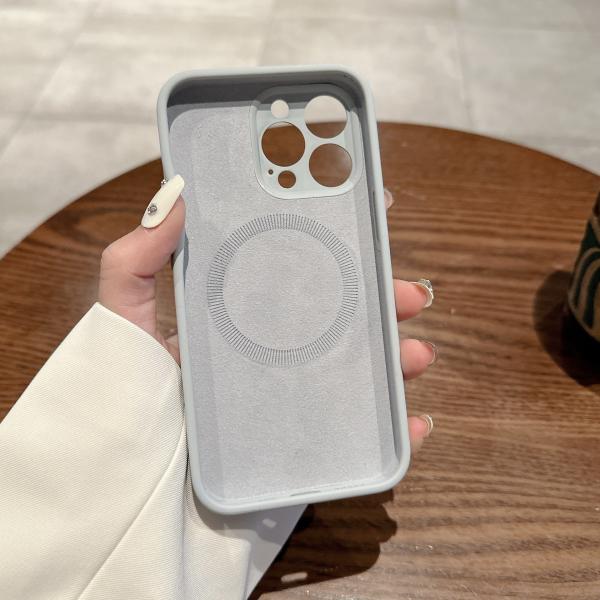 OEM / ODM Silicone Phone Case Strong Magnet Phone Covers With Magsafe