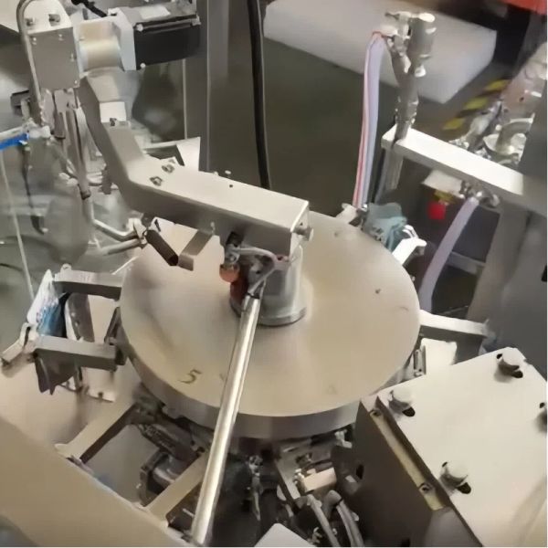 Premade Pouch Fill And Seal Machine Liquid Sauce Premade Bag Packing Machine 5.2kw