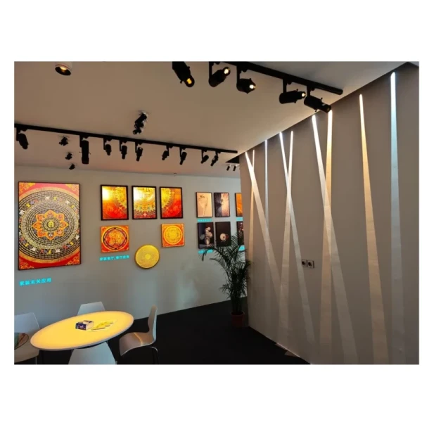 High-Definition 15° ~36° /55° Zoomable Smart Control LED Contour Spotlight Shapeable Track Light Gobo Projector for Museum Art Gallery Commercial