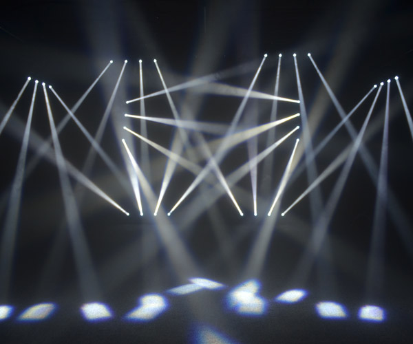 4 Heads RGBW 4-in-1 LED Stage Lighting Moving Head Beam Light For Concert / Theater