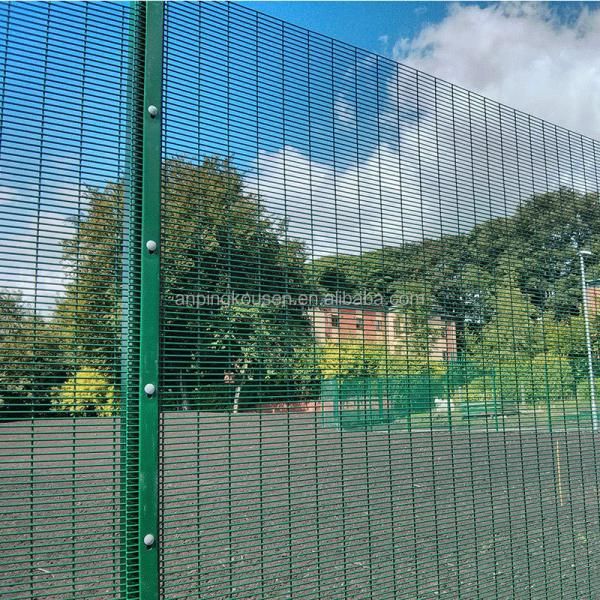 Metal Frame 4mm Wire Mesh 3D Panel Fence Decorative for Airport Perimeter Security