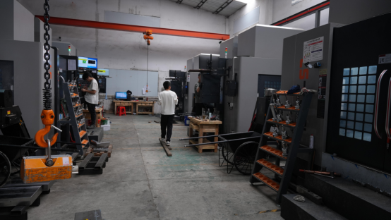 Three Axis Precision Vertical Machining Center LS-1060 Hard Rail Machining Center