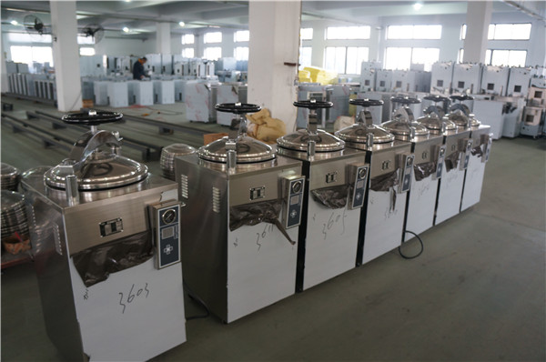 Touch Screen Vertical Medical Autoclave Sterilizer With Digital Display And Two Baskets