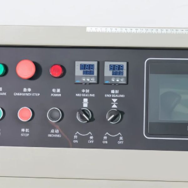 2.8KW Pillow Pouch Packaging Machine 220V Pillow Packing Machine 30Bags/Min - 150Bags/Min