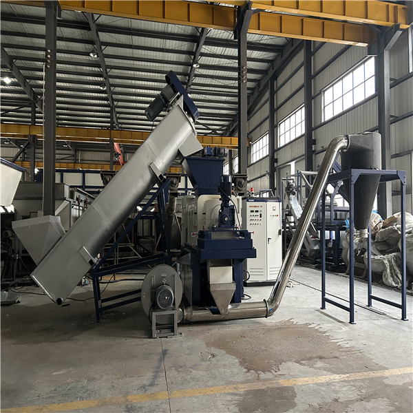 Automatic Plastic Squeezing Dryer Machine with Cyclone Silo High Capacity and Efficiency