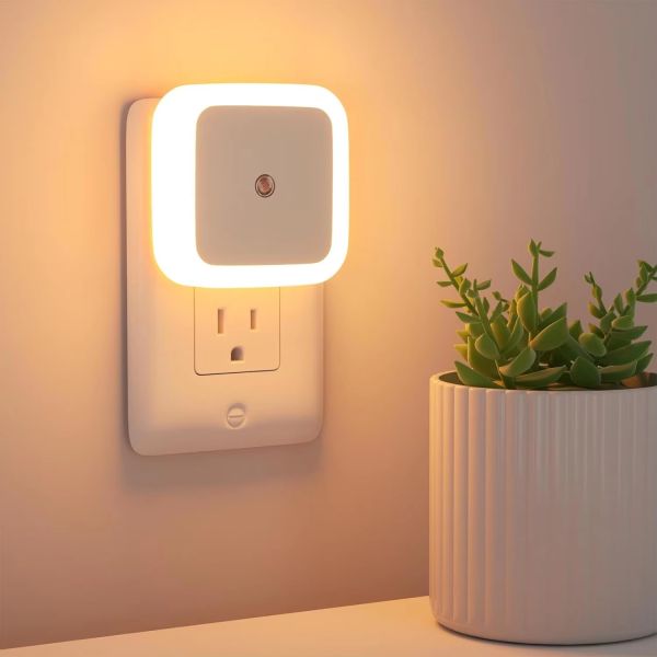 Plug-in LED Night Light Lamp with Smart Sensor Dusk to Dawn Sensor Night Light