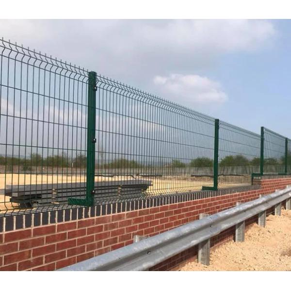 1.83*2.5m Square Round Post Outdoor 3D Curved Welded Wire Mesh Fence