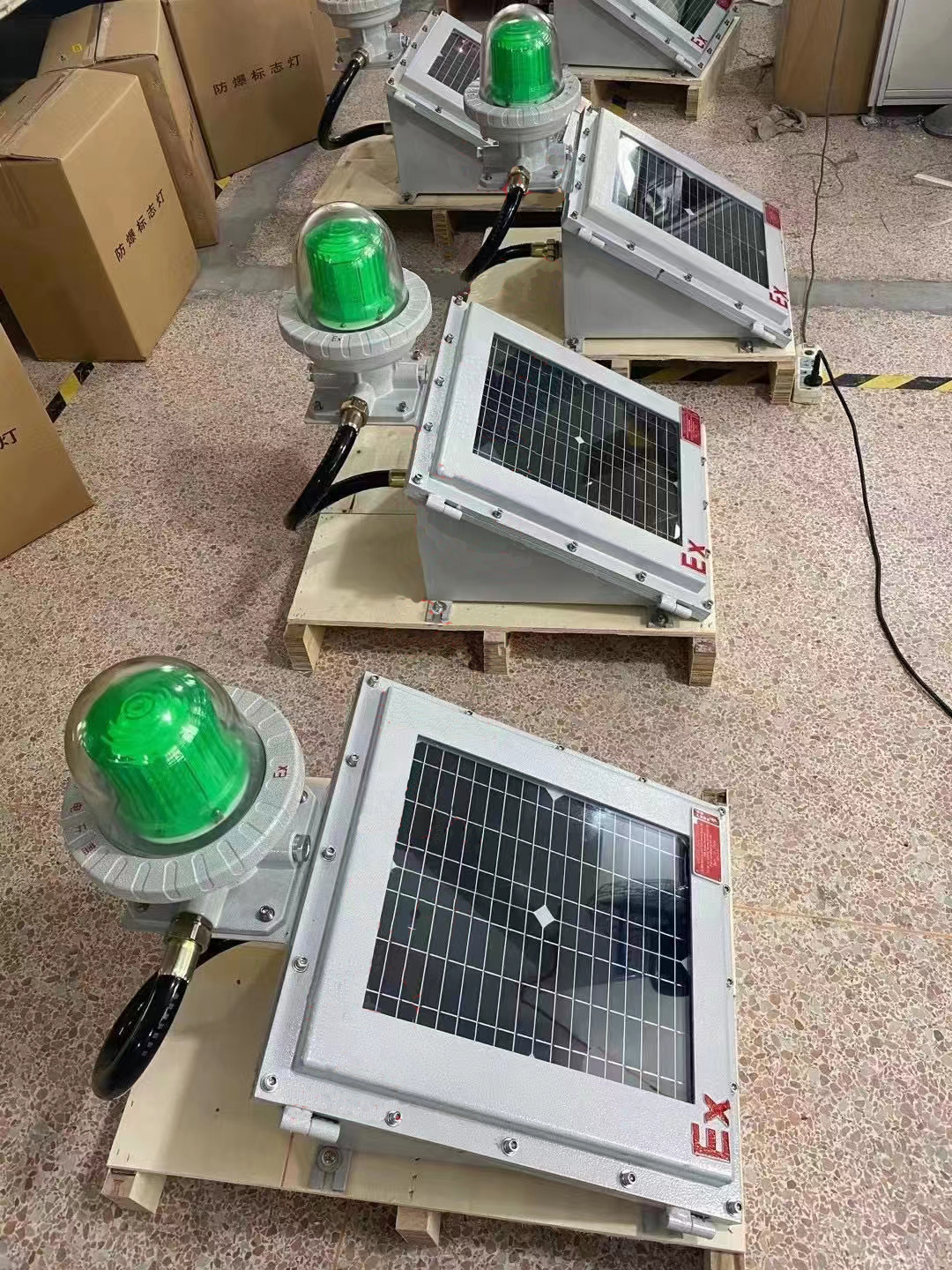 Solar Powered Explosion Proof Aviation Obstruction Light for Hazardous Locations