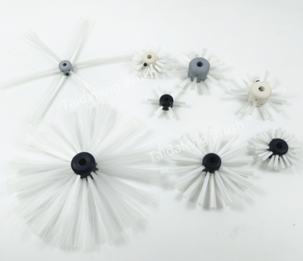 Adjustable Pipe Maintenance Brush For Coating Fits Various Sizes Smooth Paint Finish