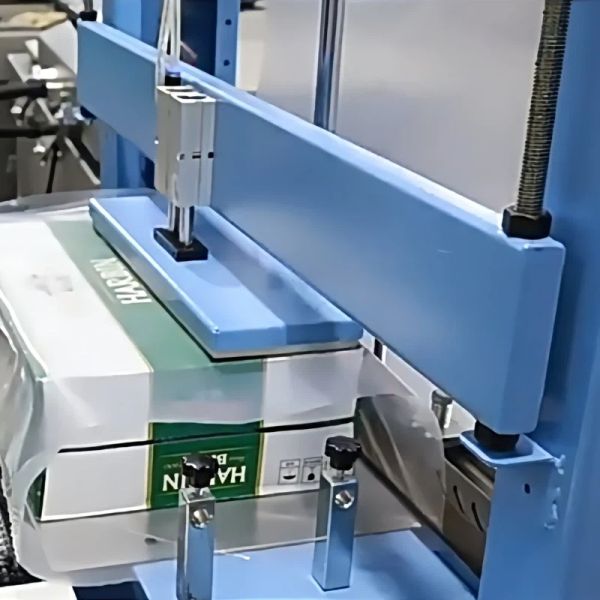 Fast Automatic Shrink Wrapping Machine Industrial Heat Shrink Wrap Machine 380V 3 Phase