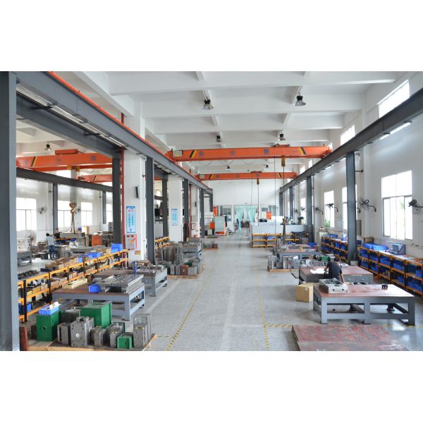 Custom OEM Precision Tolerance 0.01-0.05mm ISO9001:2015 Certified 5-Axis CNC Milling Sheet Metal Welding Parts and Auto Stamping Parts