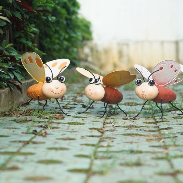 Decorative Metal Bee Garden Sculpture Art Rustproof Multiple Design