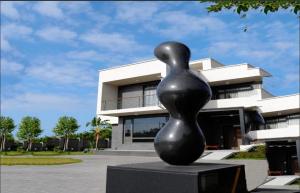 China Customized Modern Abstract Sculpture , Metal Outdoor Abstract Yard Sculptures on sale