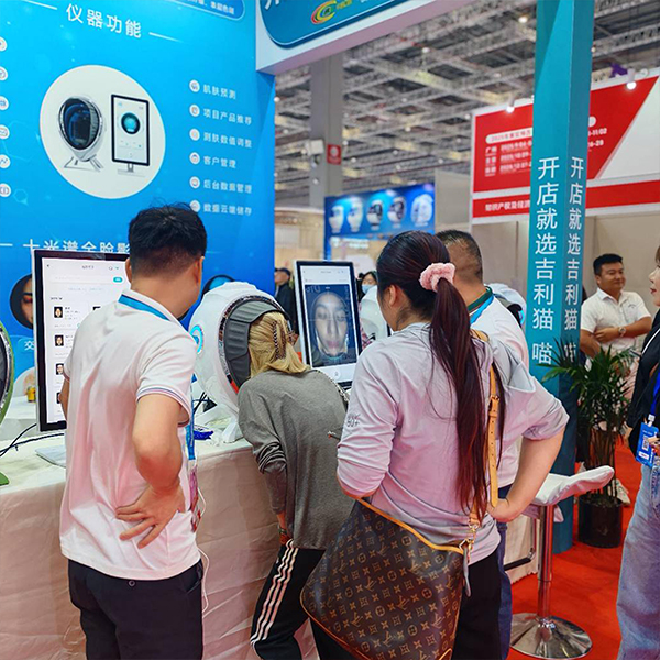 3D AI LED Skin Analyzer for Face 20 Features Inspection EU/IT Compatible 21.5" Touchscreen Free Cloud Storage Data-Driven