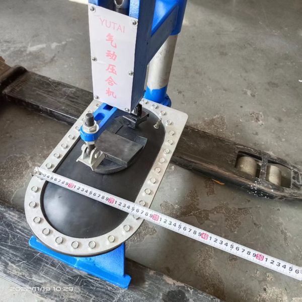 220V Small Manual Air Press Sole Attaching Machine For Precise Sole Attachment