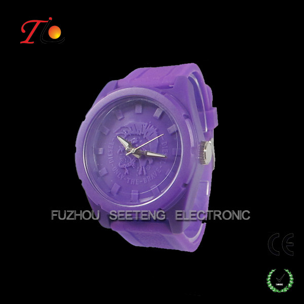 New arrivial fashional custom logo silicone plastic watch with all normal color available