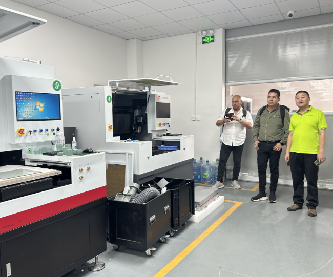 Dual-Table Laser Glass Cutter Cutting Speed 0-500mm/S Polygonal Glass Cutting Machine