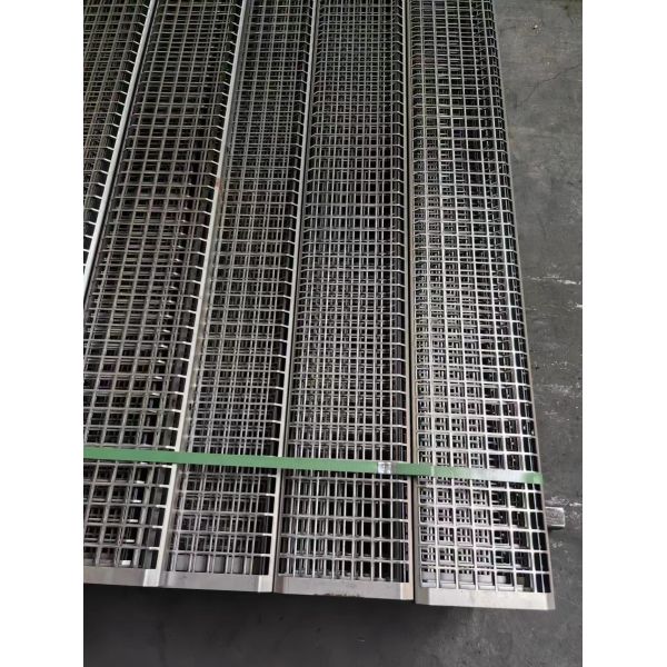 Anti Slip Strip Safety Grating Stair Treads Factory Direct Customizable