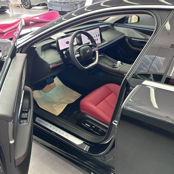 2024 Xpeng G6 4wd EV Electric Car 700km Max Range Multi Function Steering Wheel 5 Seats