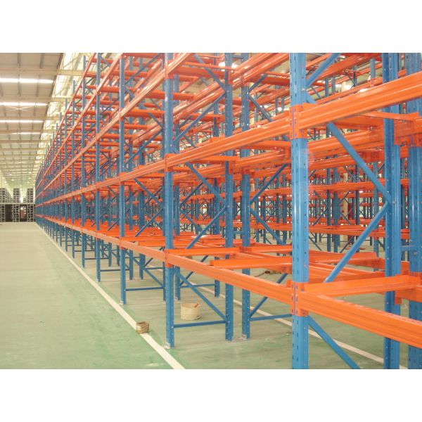 Big Heavy Duty Pallet Racking For Logistic , Loading Capacity 4,000 Kg UDL / level