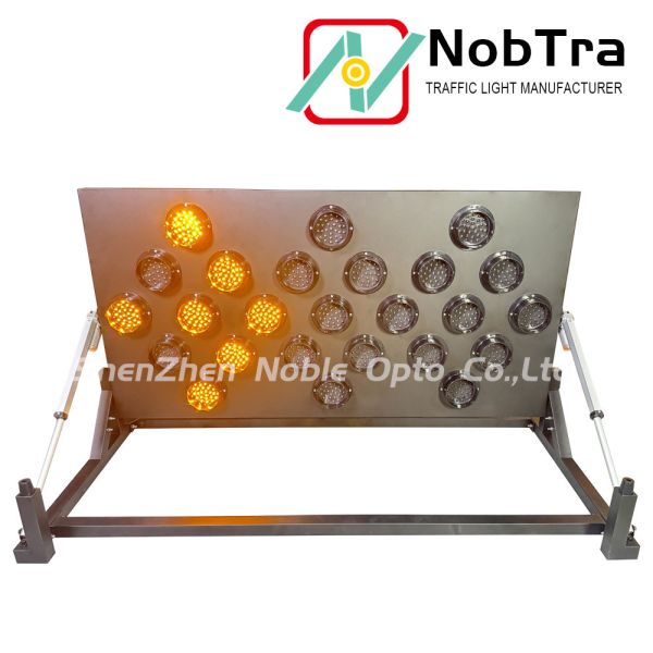 LED Arrow Boards Remotely with Solar/Battery Power Source and Various Sizes
