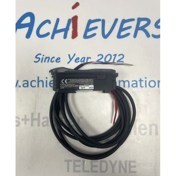 KEYENCE LV-N11N functional digital laser sensor