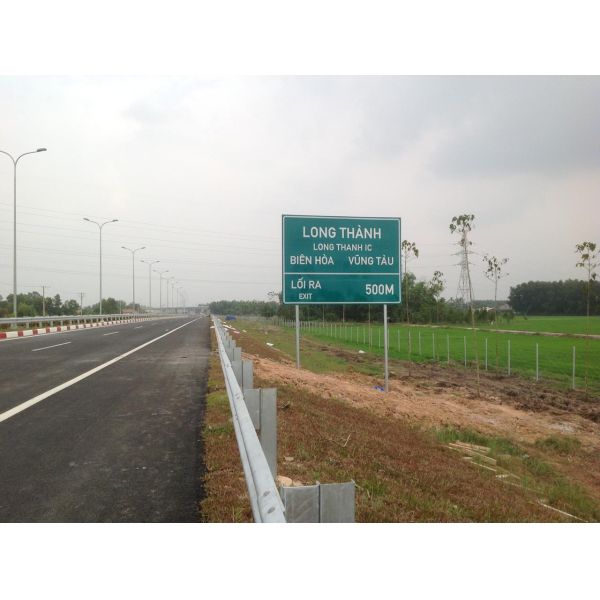 750Mpa Strength Steel Highway Guardrail System W Beam With Pole Hot Dip Galvanized 80µm