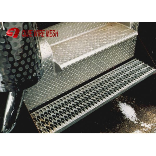 Rustproof Hot Dip Galvanised Steel Walkway Grating Mesh 2.44m Length