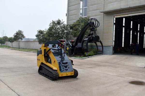 Quality Telescopic Multifunction Mini Skid Steer Loader With 62Ah Battery for sale